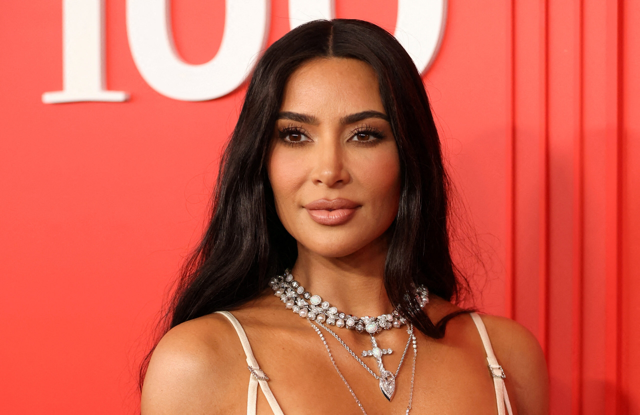 Suspect in Kim Kardashian jewel heist plans to take responsibility